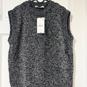 OVERSIZED TWISTED YARN KNIT VEST